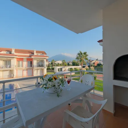 Koerfez Garden アパート