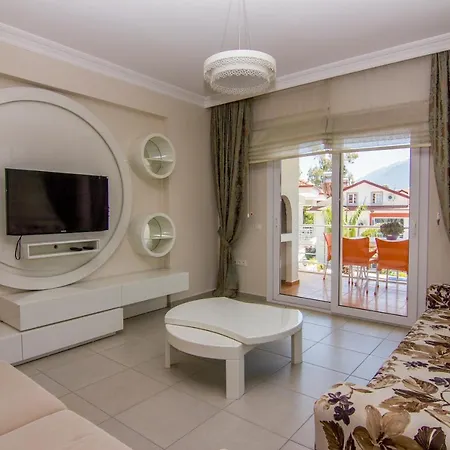 アパート Koerfez Garden フェティエ